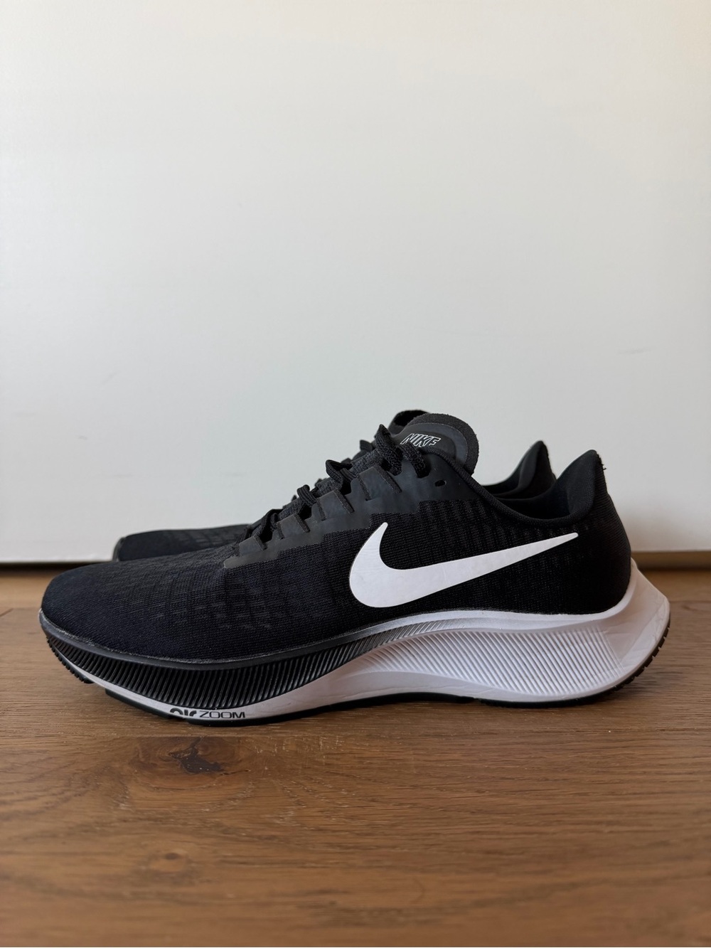 Nike Zoom Pegasus 37 Womens Size 9 Running Shoes